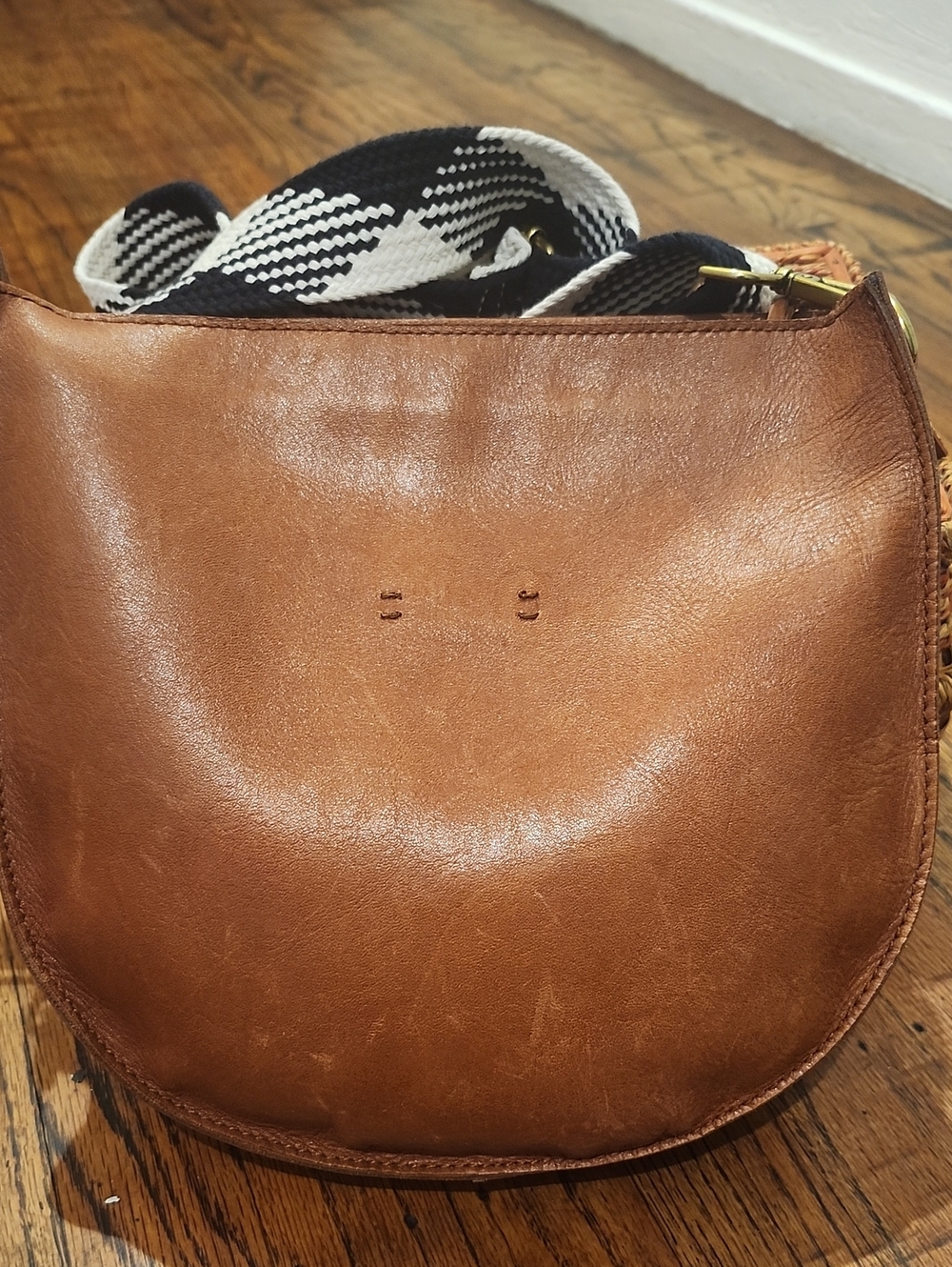 Madewell The Transport Saddlebag: Wave Strap Edition – English Saddle Leather - Picture 5 of 11